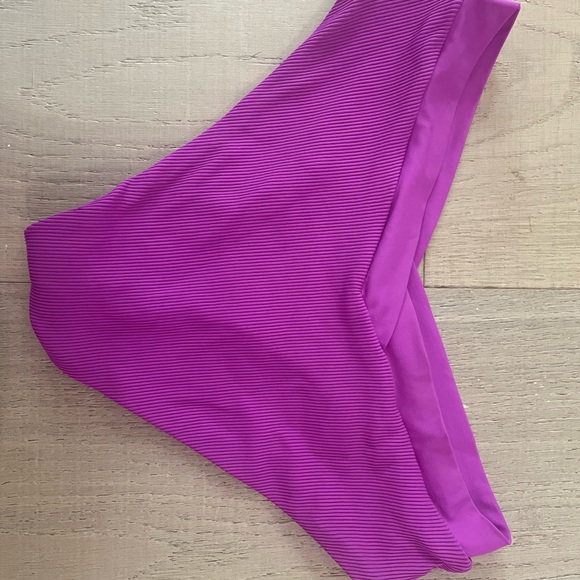 L Space Bikini - Picture 6 of 7